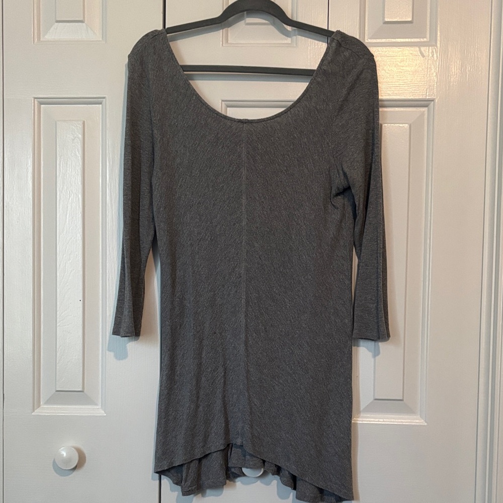 Cable & Gauge Gray Scoop Neck Tunic Top